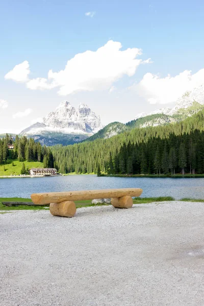 Vista para o lago Misurina — Fotografia de Stock