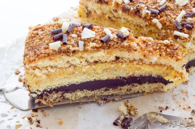 Fındık kremalı pasta