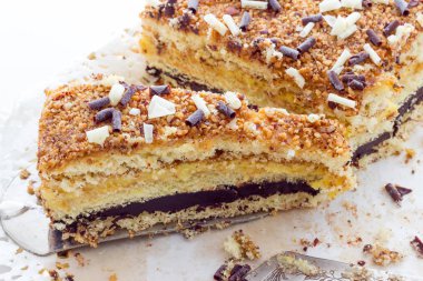 Fındık kremalı pasta