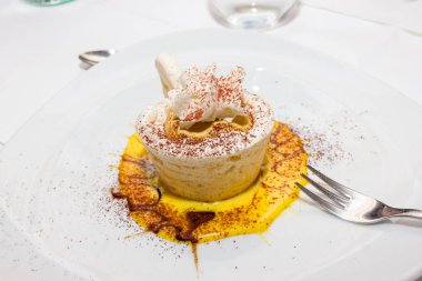 Kek beze ve mascarpone