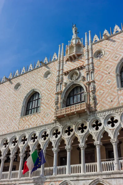 Bellissimo edificio di Venezia — Foto Stock