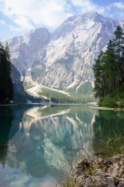 Braies Göl Manzaralı