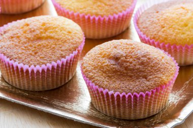 Şekerli tatlı çörekler.