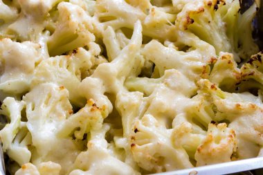 Peynirli fırında karnabahar