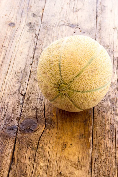 Biologische Gelbe Melone — Stockfoto