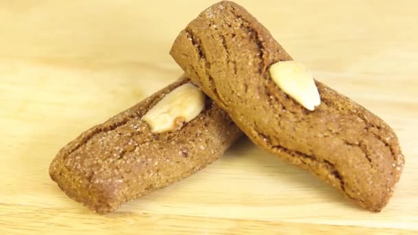 Домашнее печенье с миндалем — стоковое видео