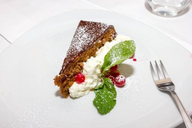 Sacher torte krema ile