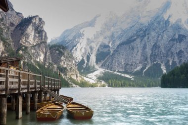 Braies Göl Manzaralı