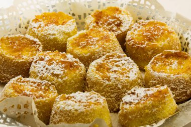 Reçelli tatlı çörek