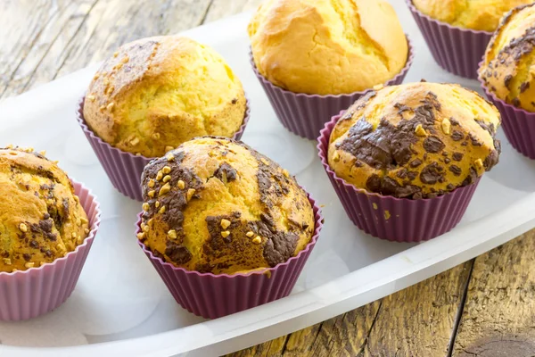 Ciambelle dolci con ciocolato — Foto Stock