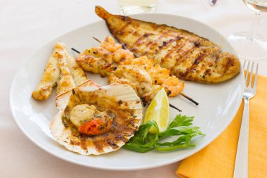 Karışık balık tabak