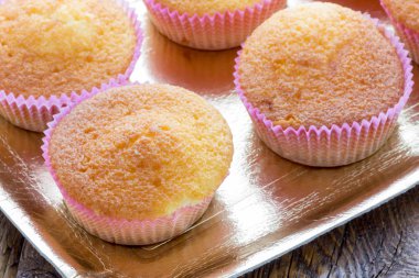 Şekerli tatlı çörekler.