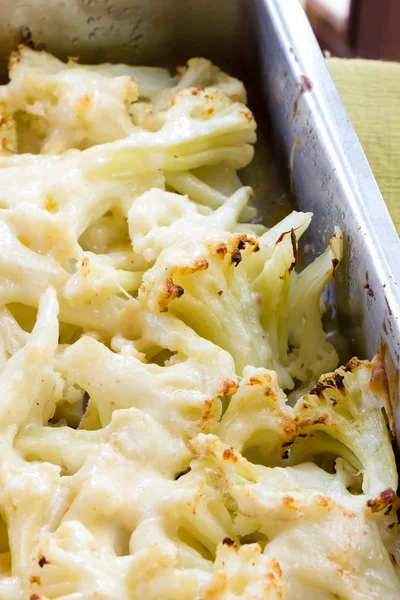 :Coliflor al horno con queso —  Fotos de Stock