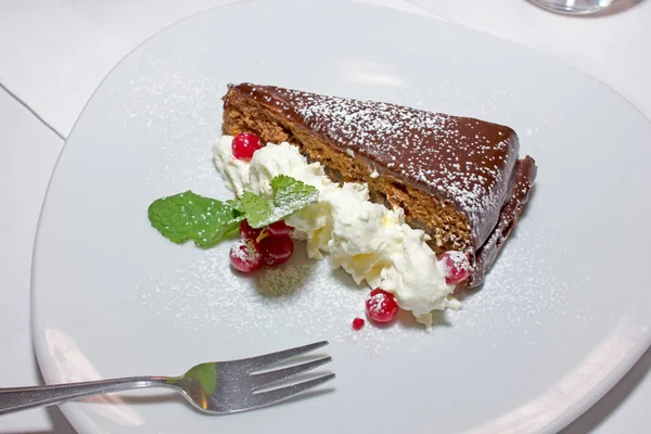 Torta de Sacher con crema — Foto de Stock