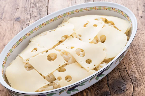 Cocinar la coliflor con queso —  Fotos de Stock