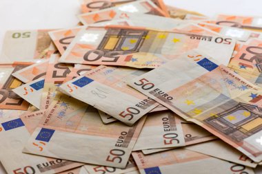 50 Euro banknot yığını