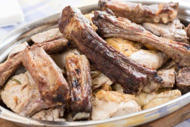 Pişmiş lezzetli karışık ızgara et