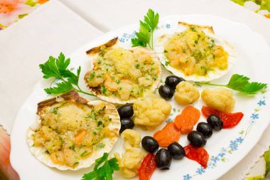 Meze tarak ve sebze ile