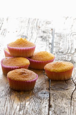 Şekerli tatlı çörekler.