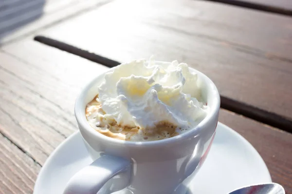Caffè saporito con crema — Foto Stock