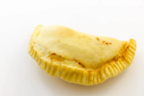 普利亚大区 panzerotti 塞满了番茄和马苏里拉 — 图库照片