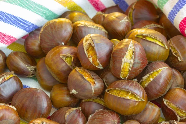 Chestnuts ready to be roasted — Stock Photo, Image