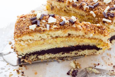 Fındık kremalı pasta