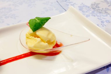 Nane dondurma ahududu