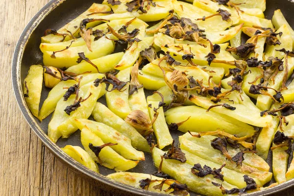 Lezzetli meze mantar ile fırında patates