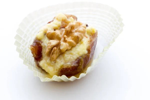 Fechas con queso mascarpone y nueces —  Fotos de Stock