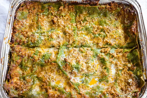 Lasaña Boloñesa cocida en el horno —  Fotos de Stock