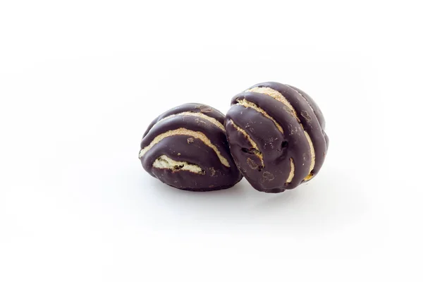 Biscoitos amaretti italianos cobertos com chocolate — Fotografia de Stock