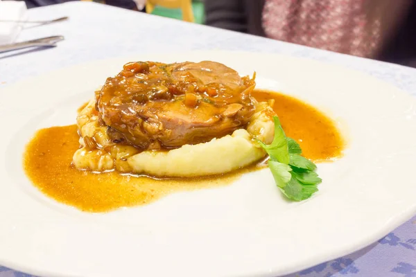 Carne con puré de patatas — Foto de Stock