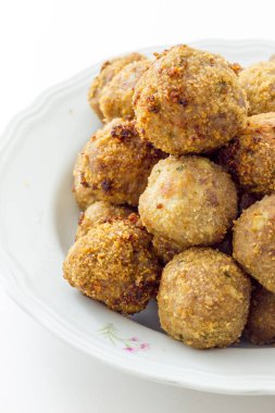 Yağda kızarmış et köfte
