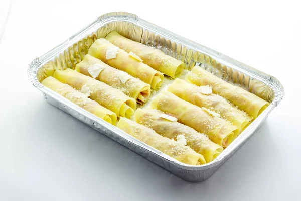 Cooking baked cannelloni — Stock Photo, Image