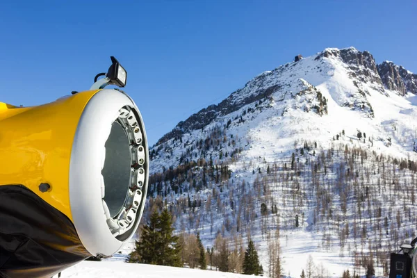 Canhões de neve vista — Fotografia de Stock