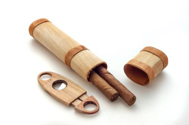 Küba puroları gülümsemek