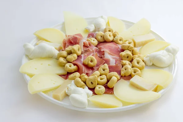 Mozzarella und Käse aus Apulien — Stockfoto