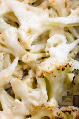 Peynirli fırında karnabahar