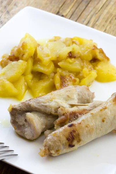 Chicken rolls with potatoes — Stock Photo, Image