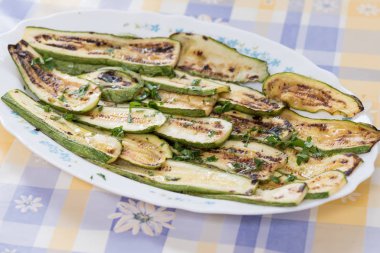 Tabak kızarmış kabak