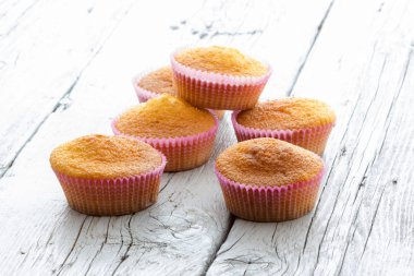 Şekerli tatlı çörekler.