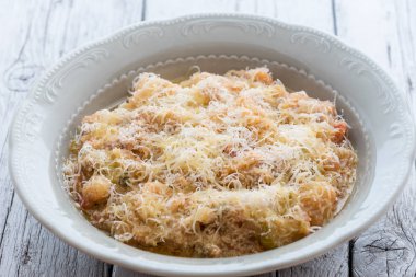 Peynirli sebze çorbası