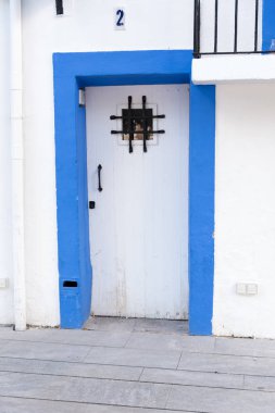 Ibiza kentinin tipik kapılar