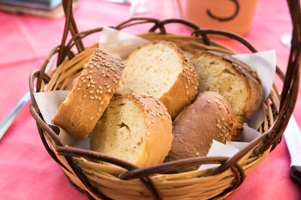 Basket of sliced bread — Stock Photo, Image
