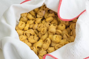 Tortellini Bolognesi el yapımı