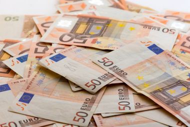 50 Euro banknot yığını