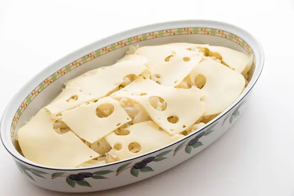 Cuocere il cavolfiore con il formaggio — Foto Stock