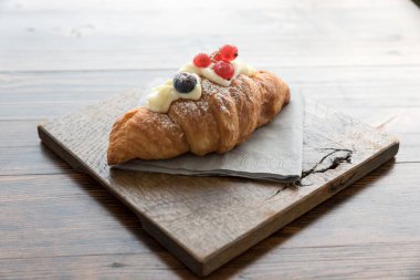 Kahvaltı için lezzetli pasta