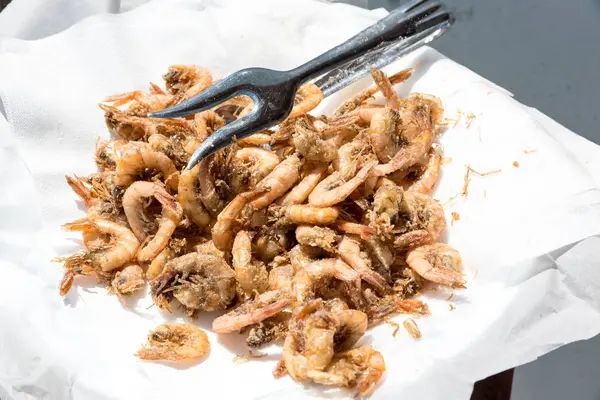 Tasty fried shrimp — Stock Photo, Image